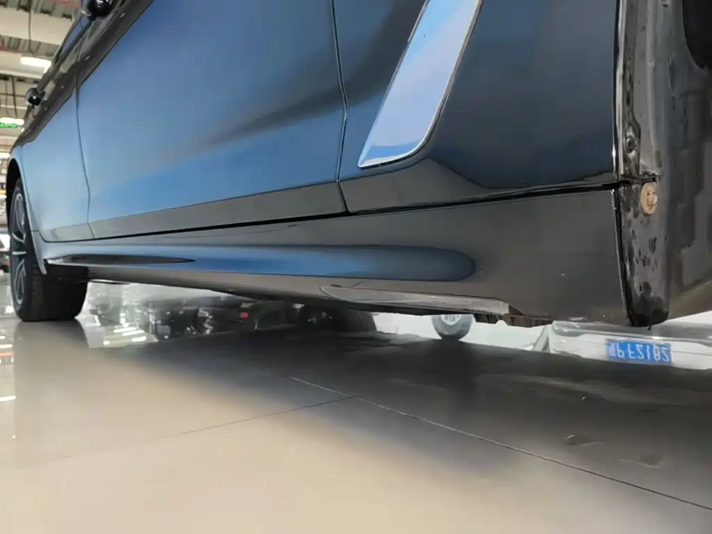 BMW 5 Series — миниатюра 21