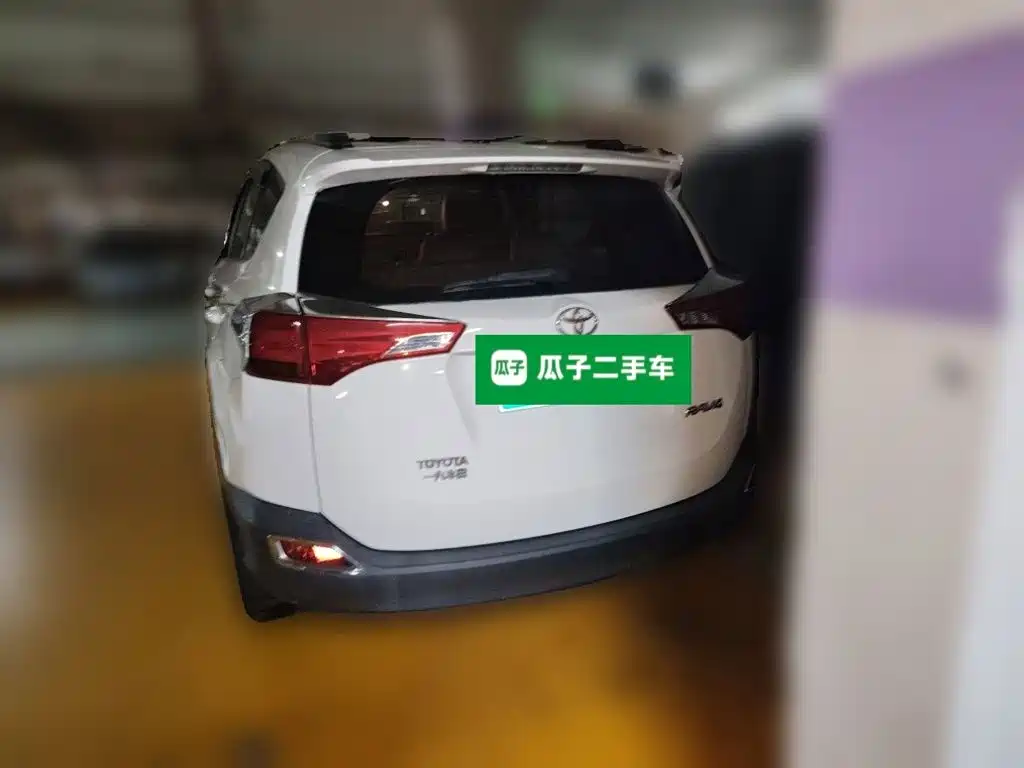 Toyota RAV4 — миниатюра 3