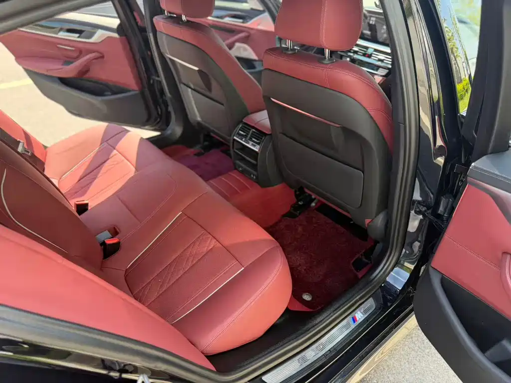 BMW 5 Series — миниатюра 9