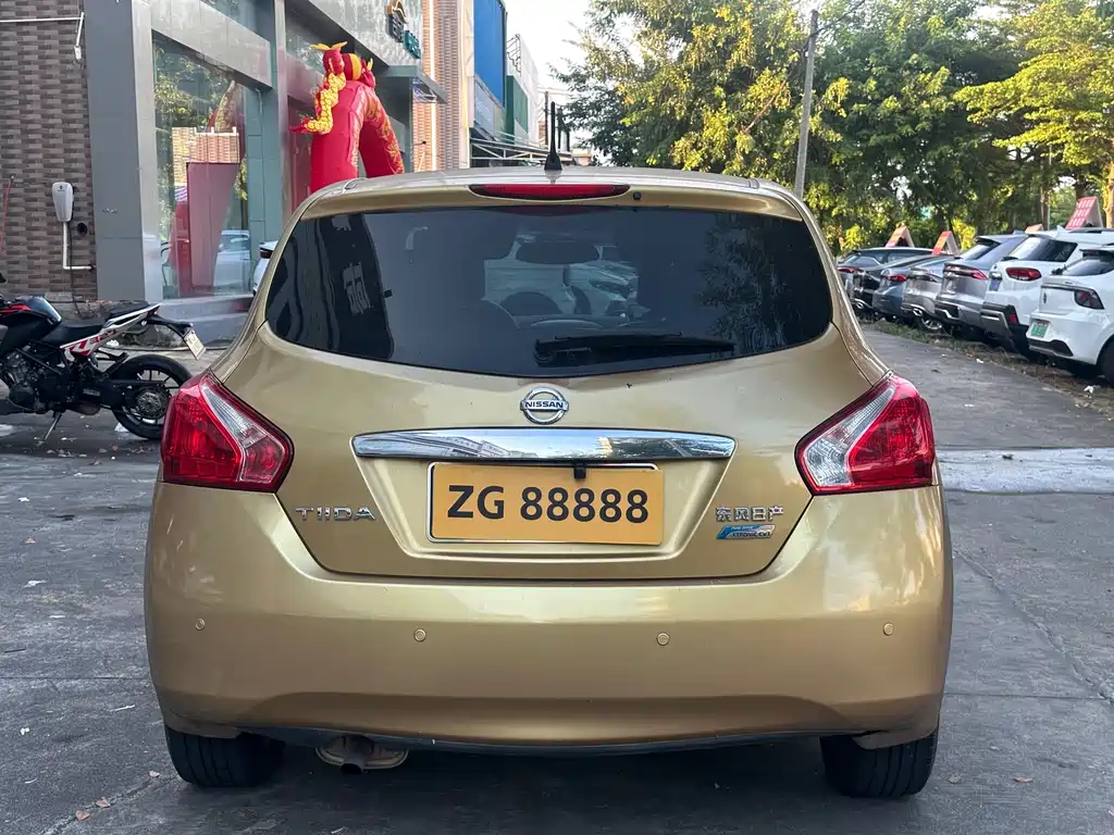Nissan Tiida — миниатюра 5