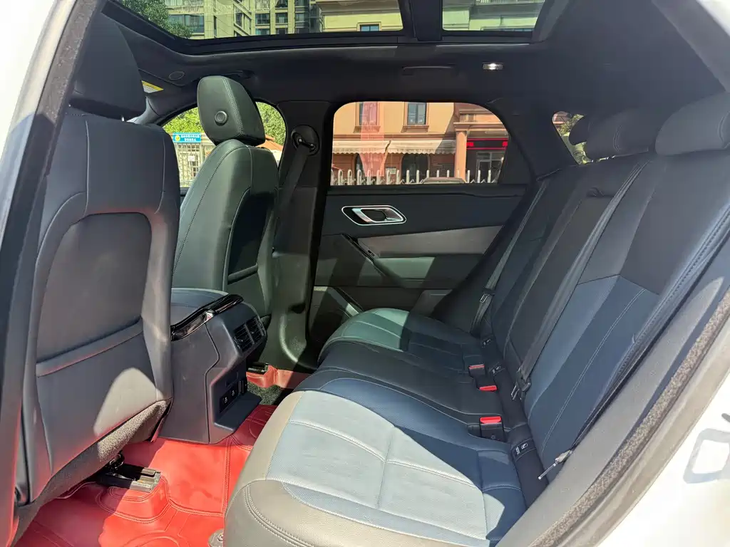 Land Rover Velar — миниатюра 16