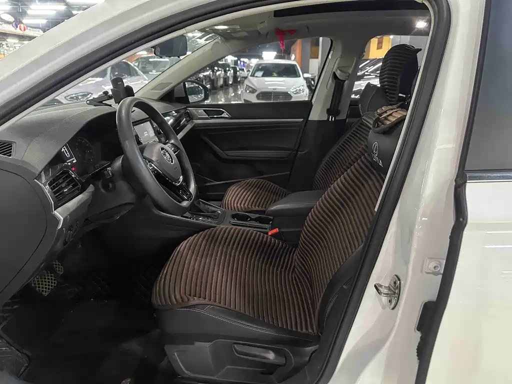 Volkswagen Lavida 2018 200TSI DSG Comfort V