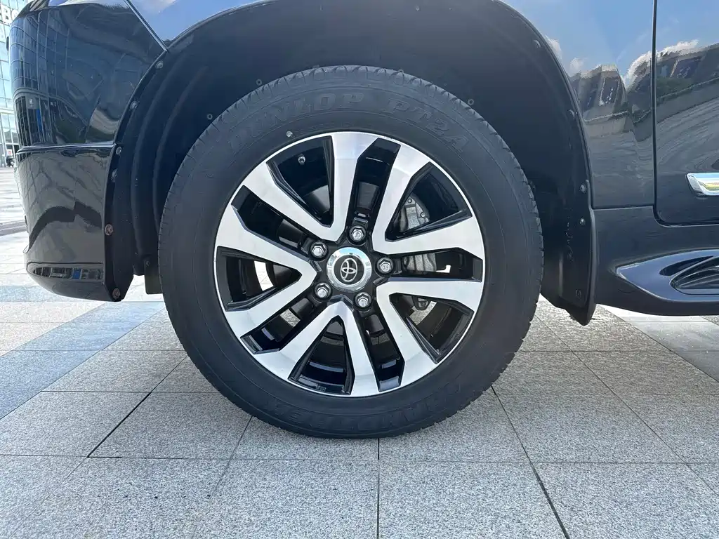 Toyota Land Cruiser — миниатюра 17