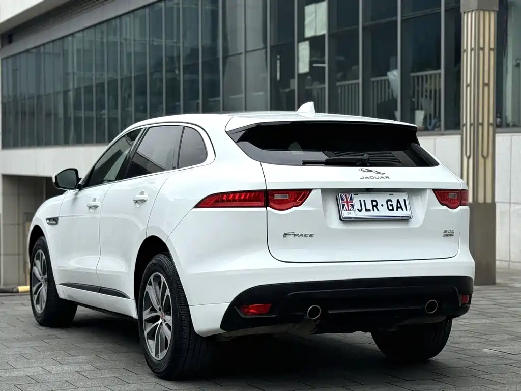 Jaguar F-PACE — миниатюра 8