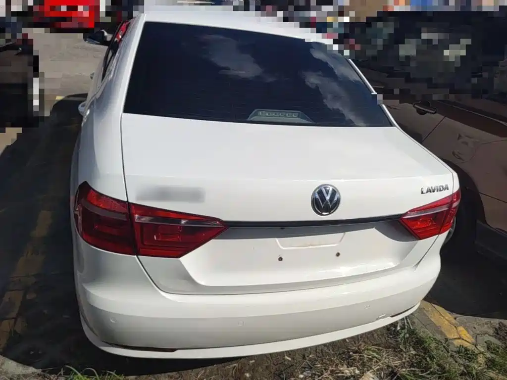 Volkswagen Lavida — миниатюра 6