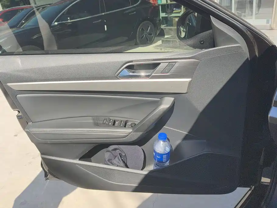 Volkswagen Lavida — миниатюра 7
