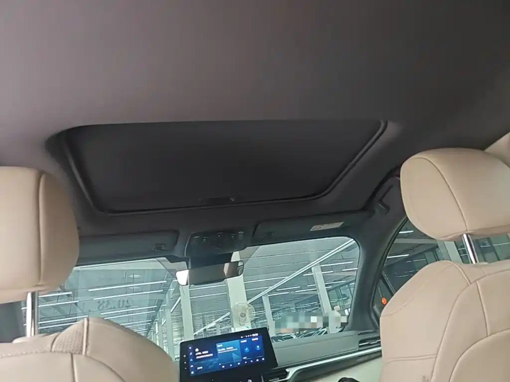 Toyota Sienna — миниатюра 18