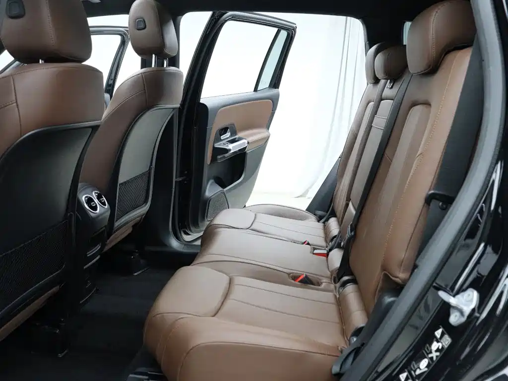 Mercedes-Benz GLB — миниатюра 6