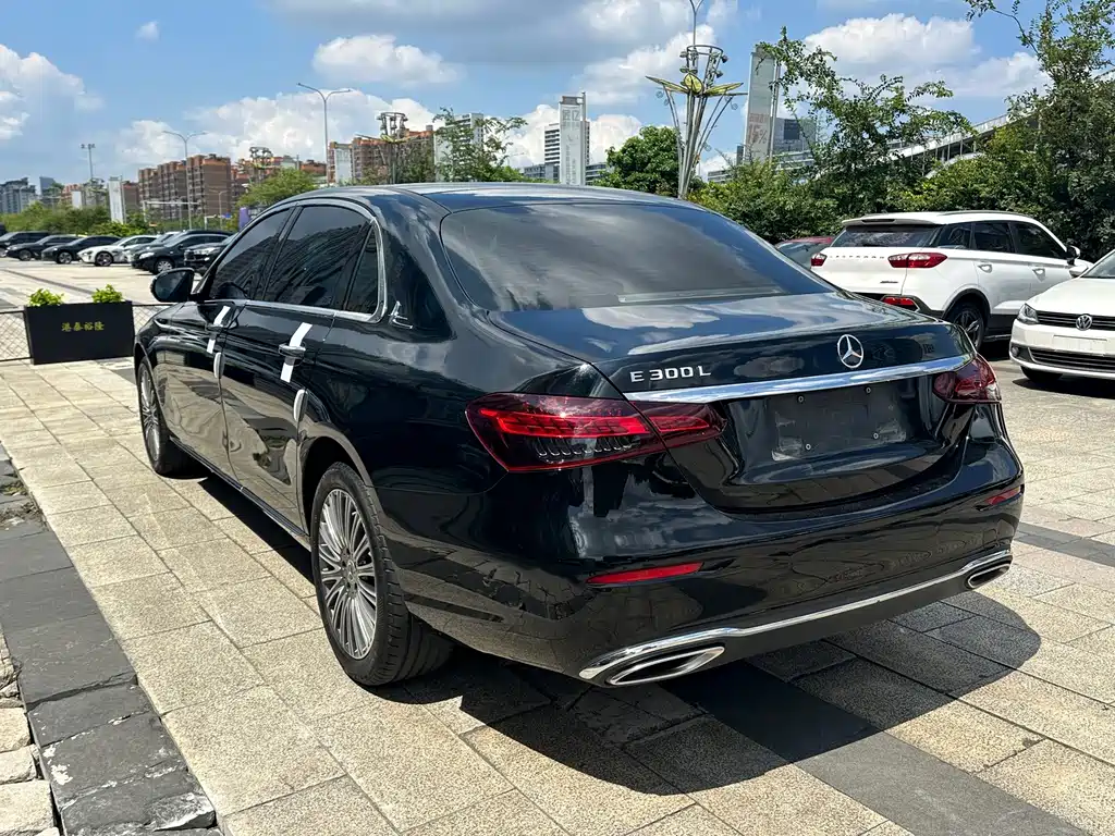Mercedes-Benz E-Class — миниатюра 15