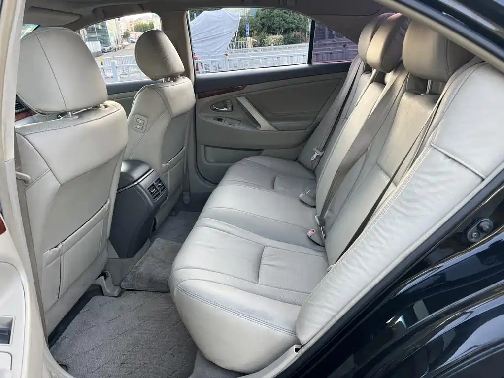 Toyota Camry — миниатюра 7