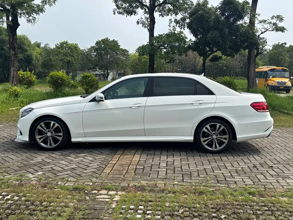 Mercedes-Benz E-Class — миниатюра 4