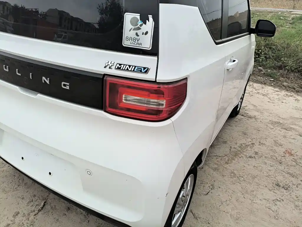 Wuling MINIEV — миниатюра 8