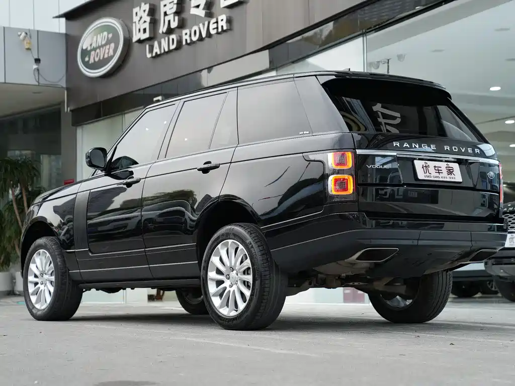 Land Rover Range Rover 2022 3.0 L6 360PS