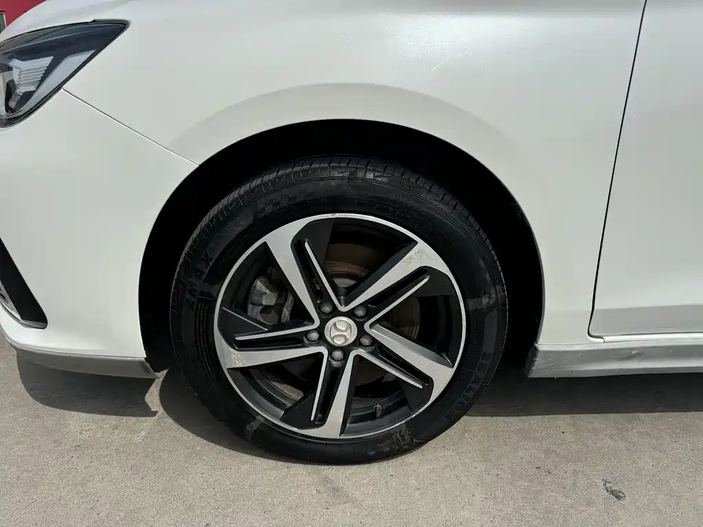 BAIC EU5 — миниатюра 4