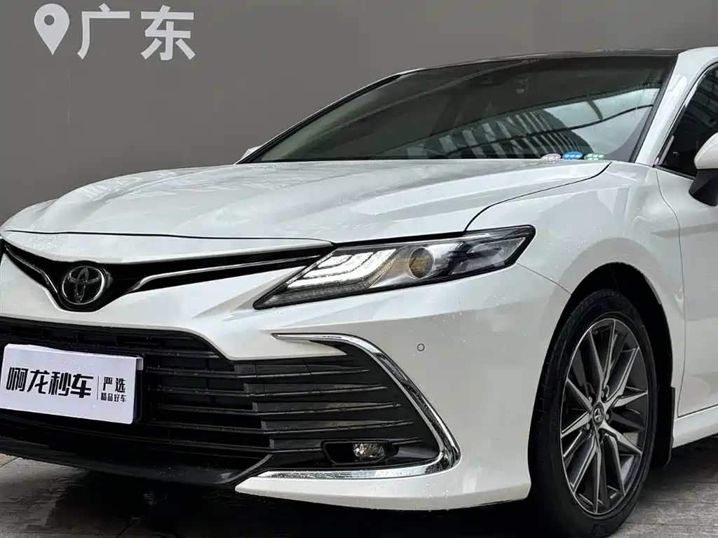 Toyota Camry 2021 2.5G Luxury