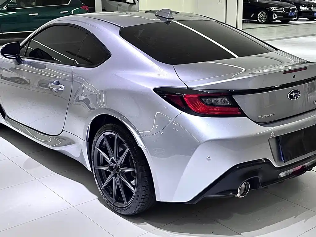 Subaru BRZ 2023 2.4L MT 10