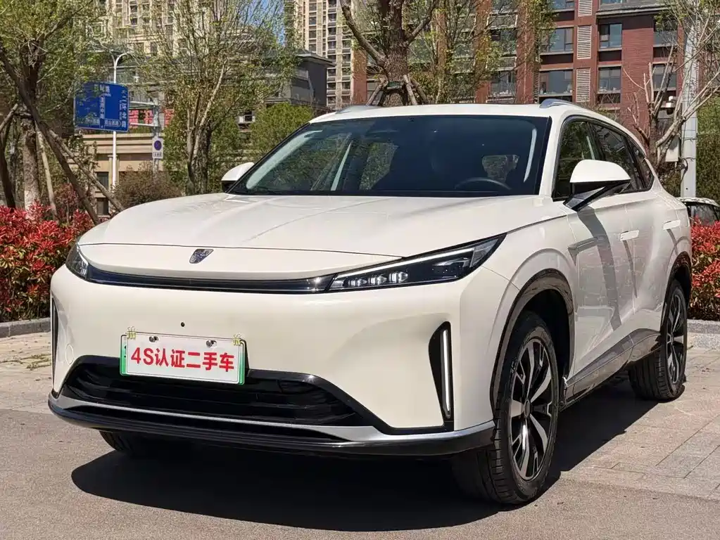 Roewe D5X DMH 2024
