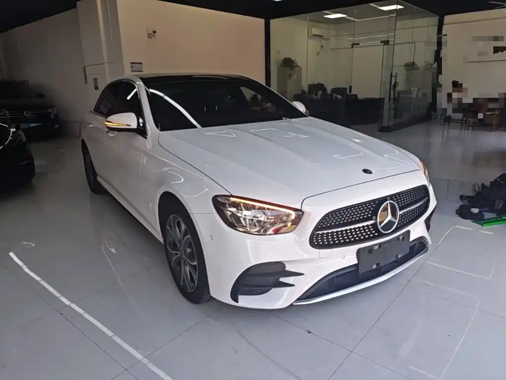 Mercedes-Benz E-Class — миниатюра 4