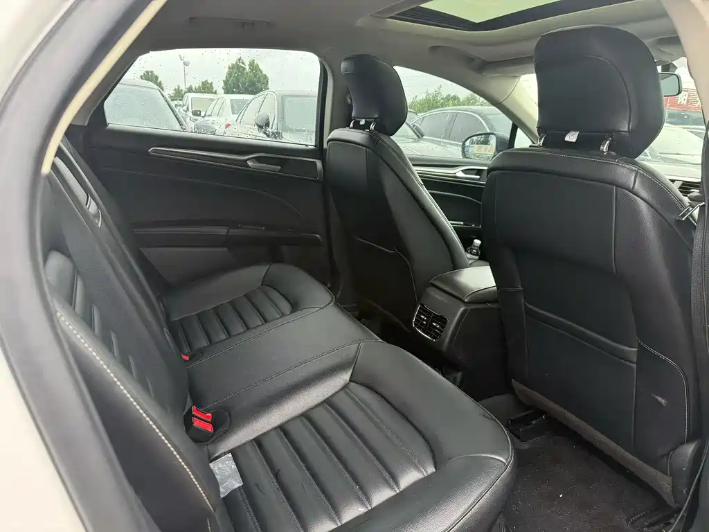 Ford Mondeo — миниатюра 5