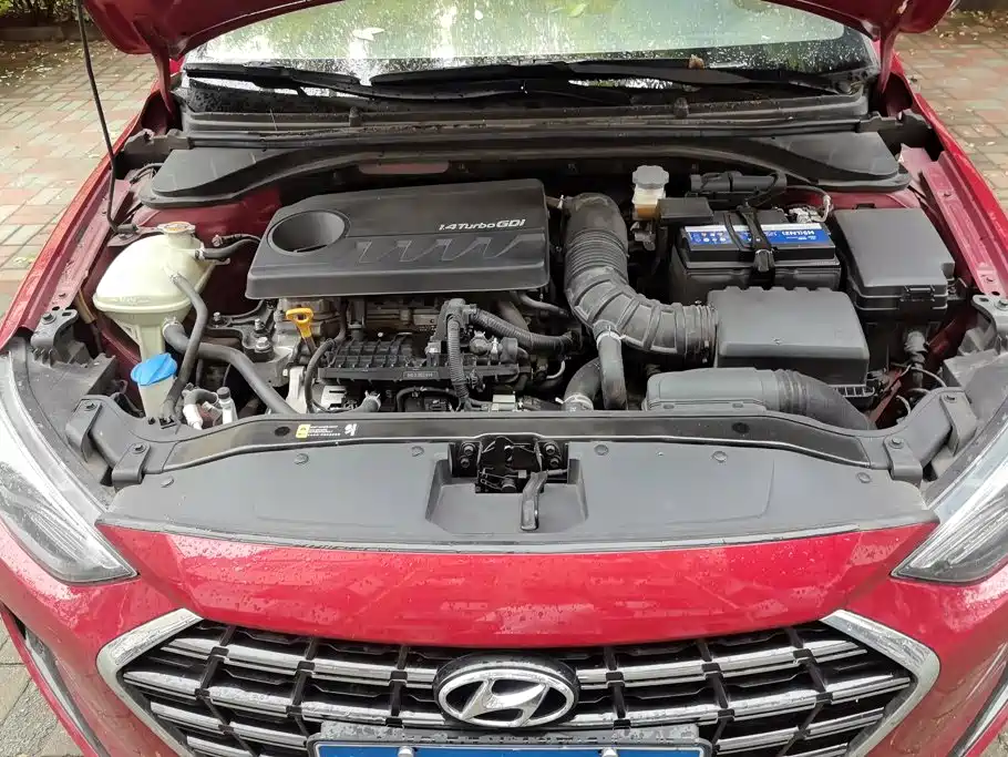 Hyundai Elantra — миниатюра 10