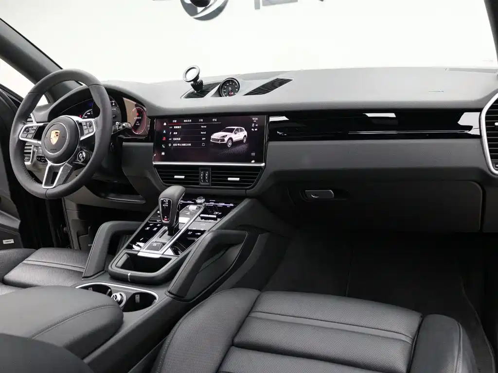 Porsche Cayenne — миниатюра 22