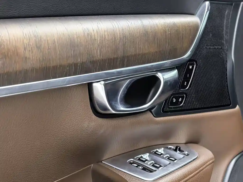 Volvo S90 — миниатюра 25