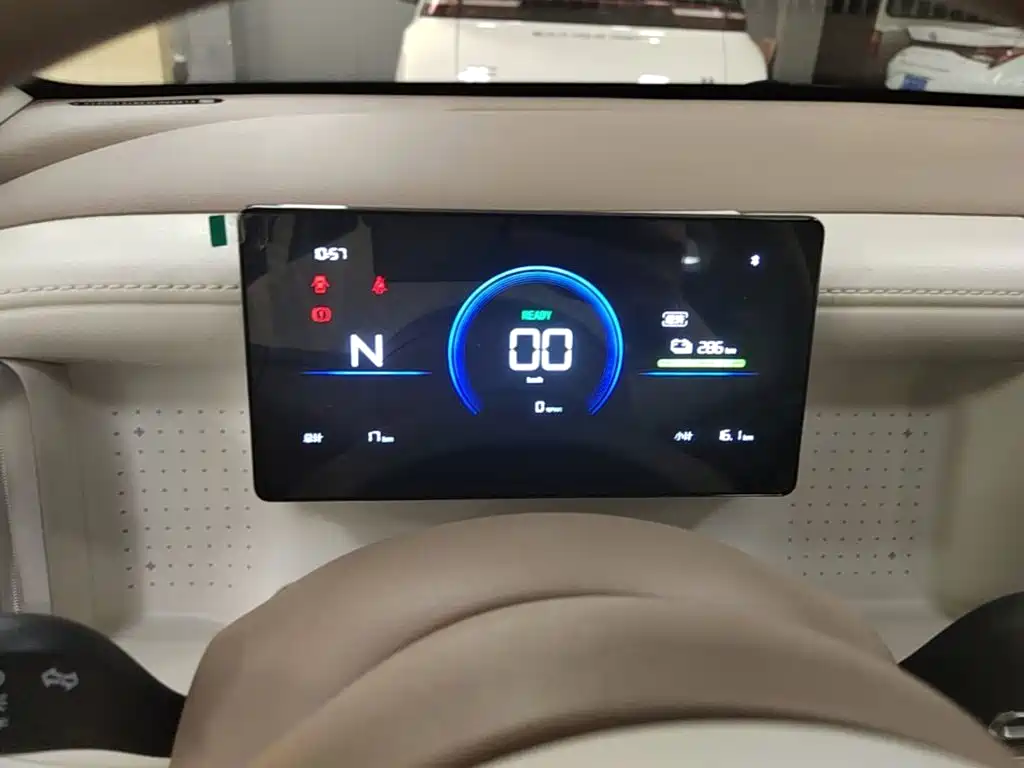 Wuling MINIEV — миниатюра 12