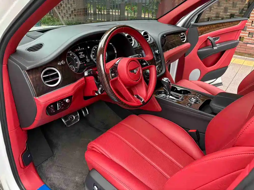 Bentley Bentayga — миниатюра 8