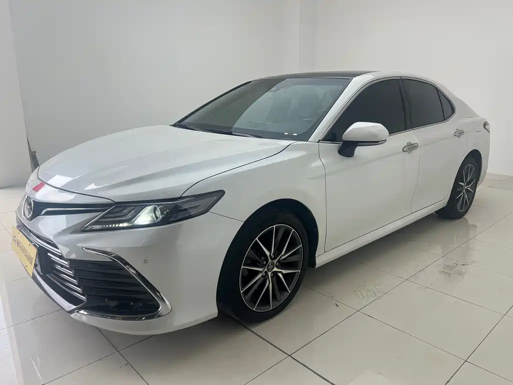 Toyota Camry — миниатюра 3