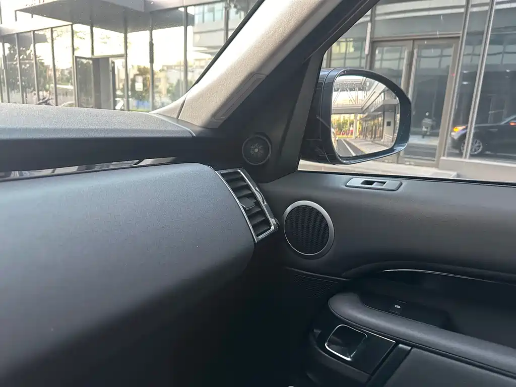 Land Rover Discovery — миниатюра 18