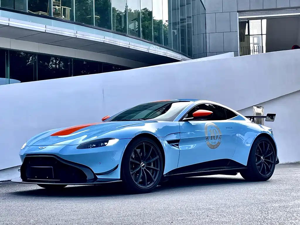 Aston Martin V8 Vantage 2020