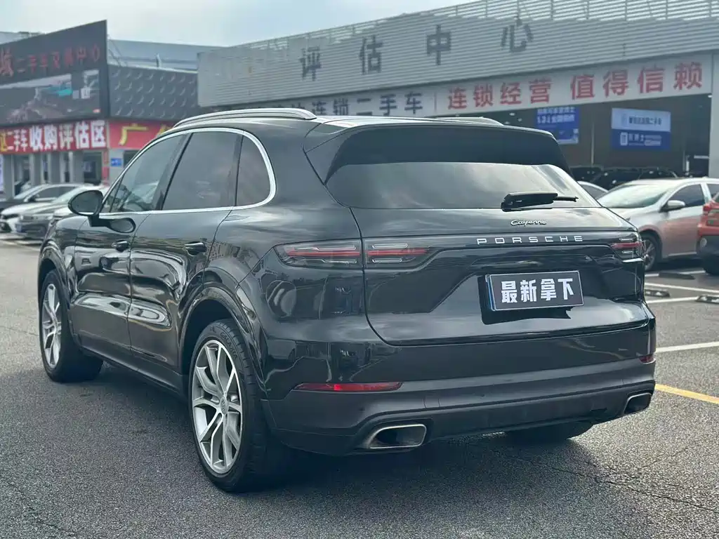 PORSCHE CAYENNE