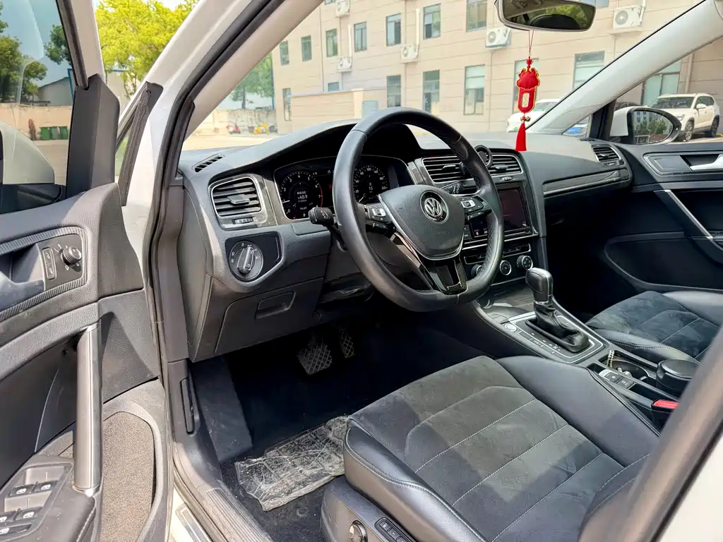 Volkswagen Golf — миниатюра 4