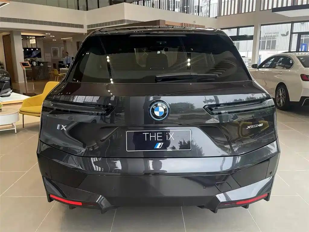 BMW iX 2023 xDrive40
