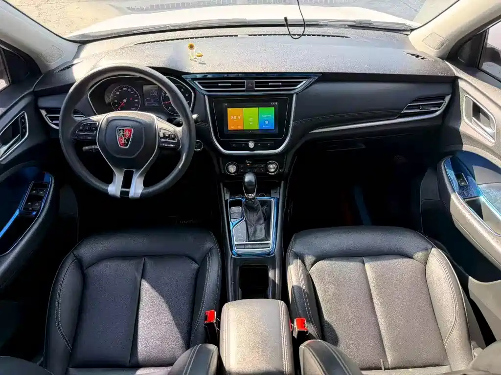 Roewe RX3 — миниатюра 5