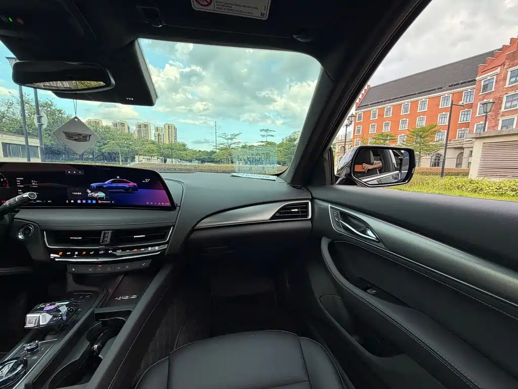 Cadillac CT5 — миниатюра 13