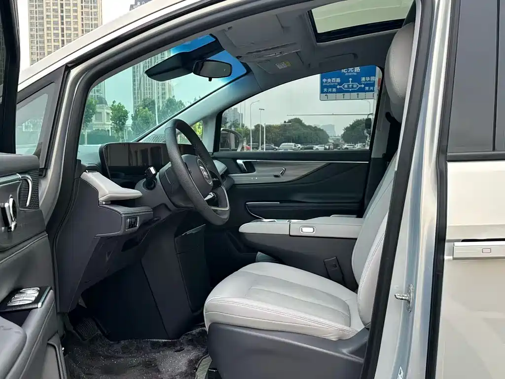 Buick GL8 2025 Smart