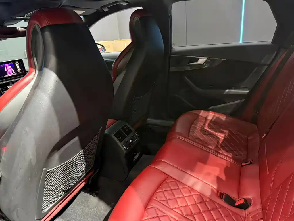 Audi S4 — миниатюра 9