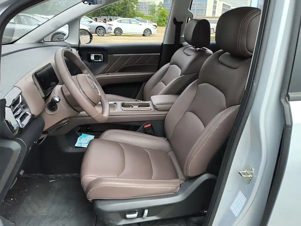 Wuling Xingguang 730 New Energy — миниатюра 20