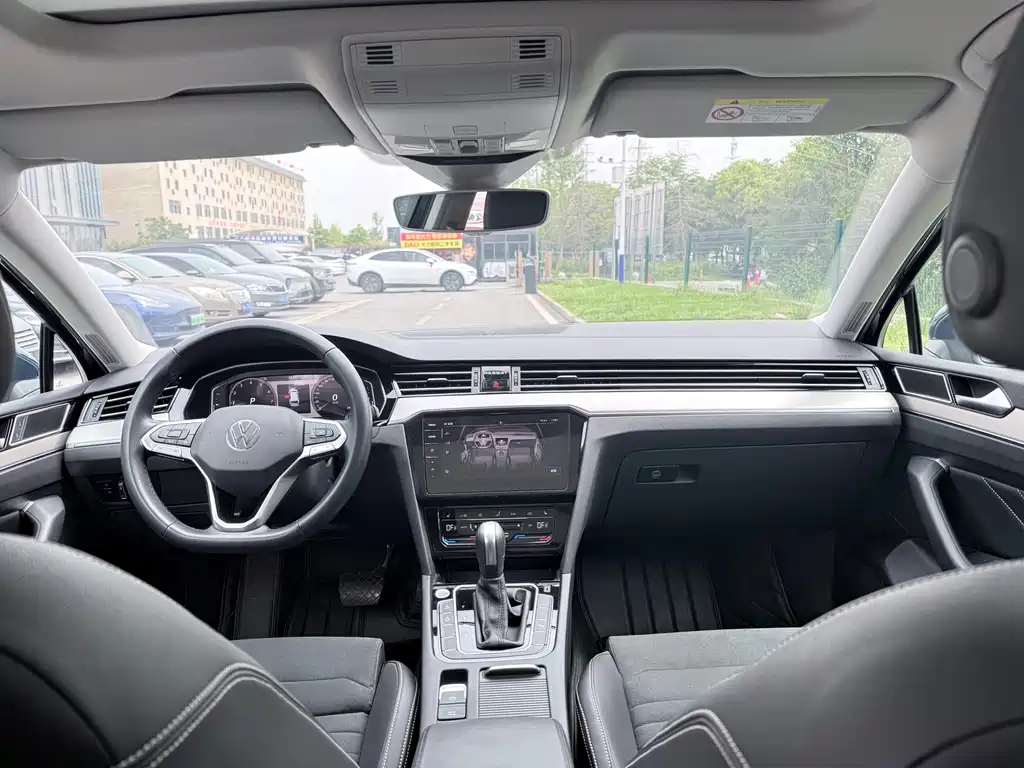 Volkswagen Passat Variant 2021 2.0T