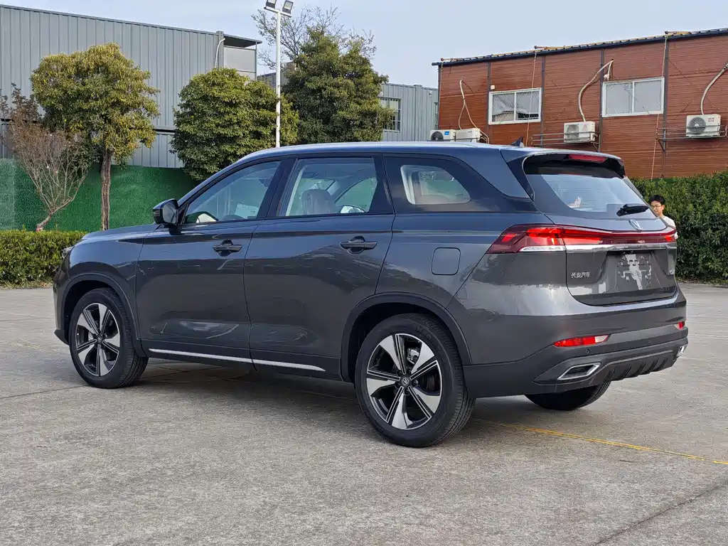 Changan CS75 2026 PRO 1.5T DCT 5 мест