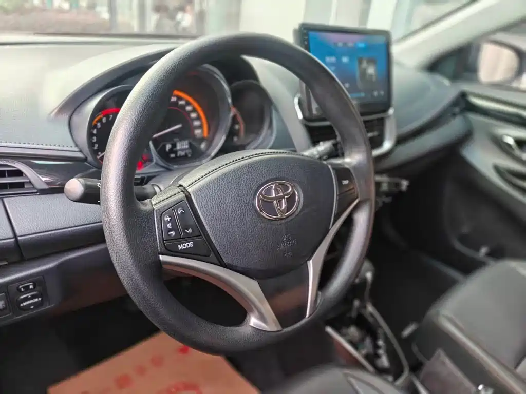 Toyota Yaris L — миниатюра 11