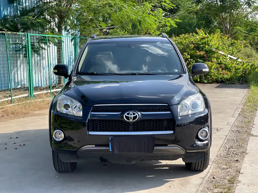 Toyota RAV4 — миниатюра 2