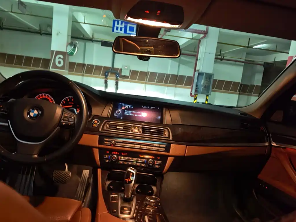 BMW 5 Series — миниатюра 6