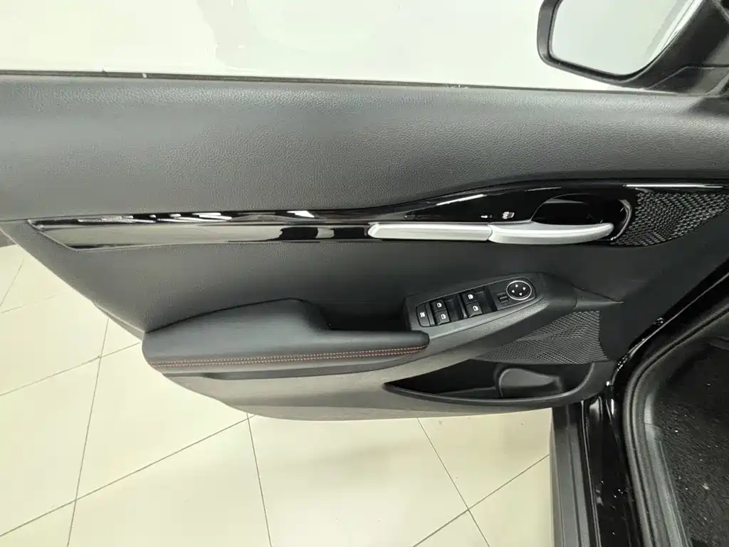 Kia Seltos — миниатюра 19