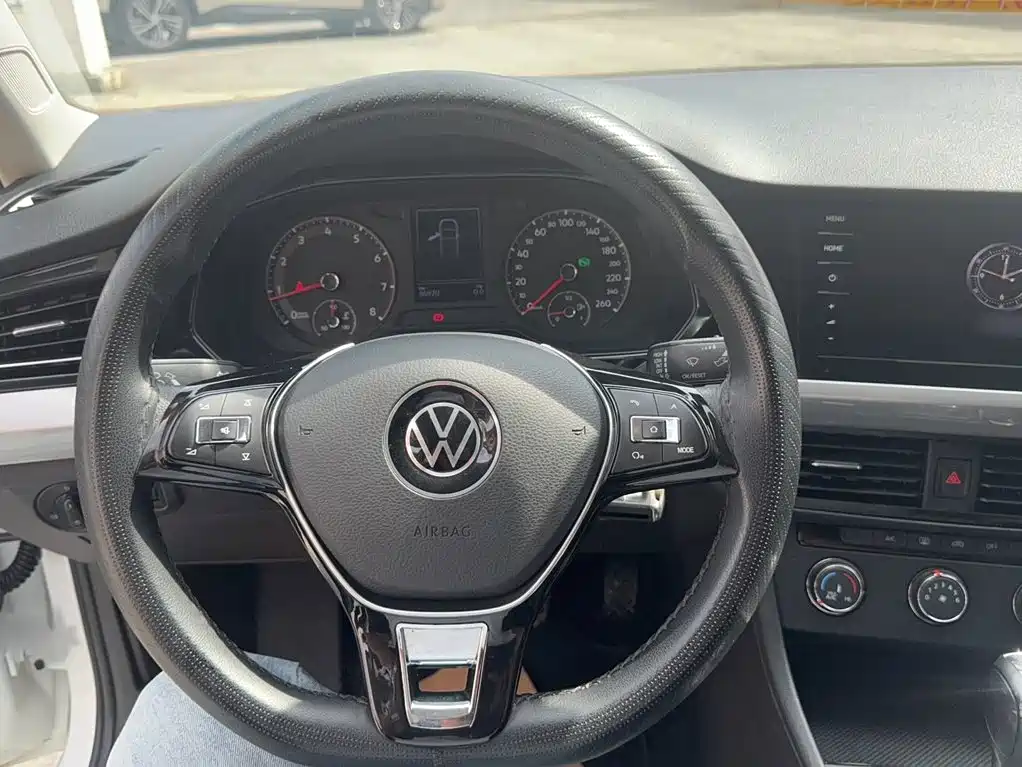 Volkswagen Bora 2021 1.5L AT Fashion Smart Connect