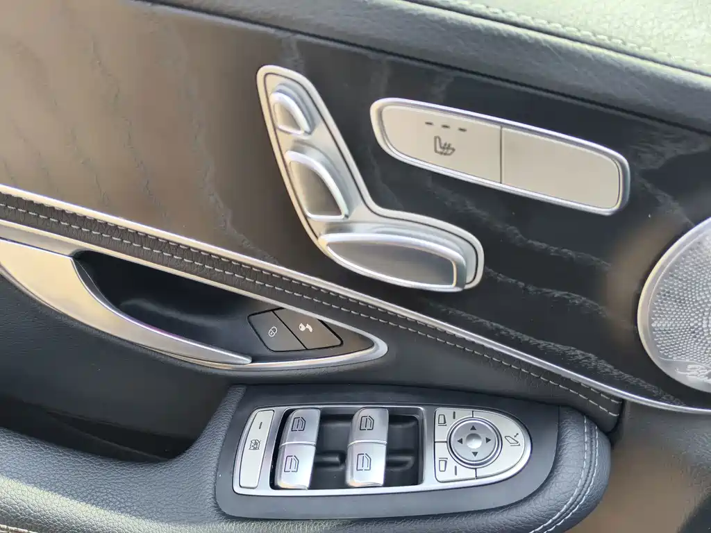 Mercedes-Benz C-Class — миниатюра 16