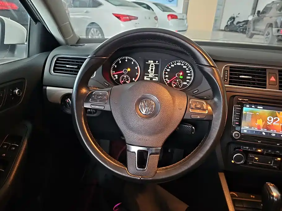 Volkswagen Sagitar — миниатюра 15
