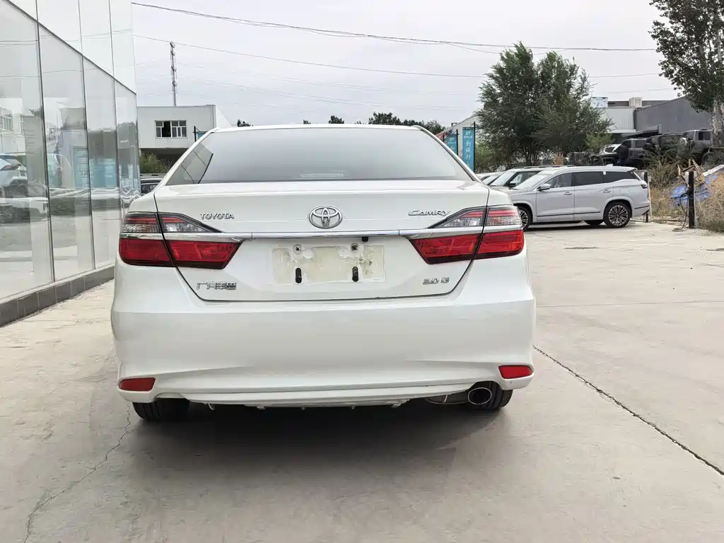 TOYOTA CAMRY