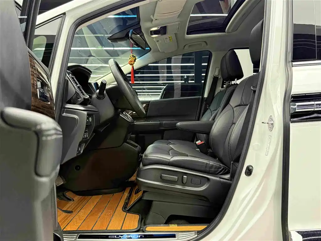 Honda Elysion 2016 2.4L